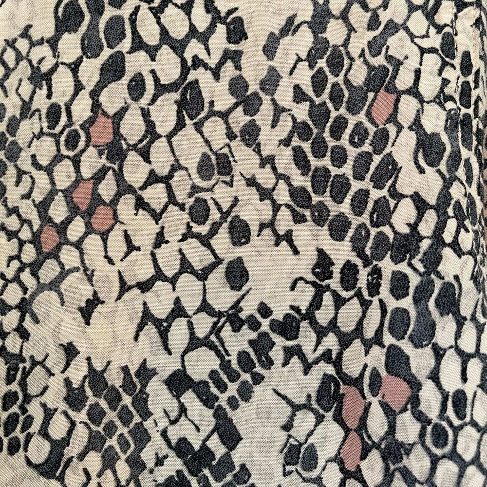 Snake pattern blouse - Picture 6 of 8